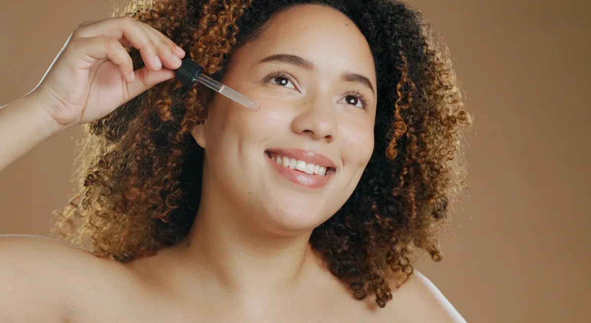 Retinol dla początkujących: jak wprowadzić go do pielęgnacji bez podrażnień